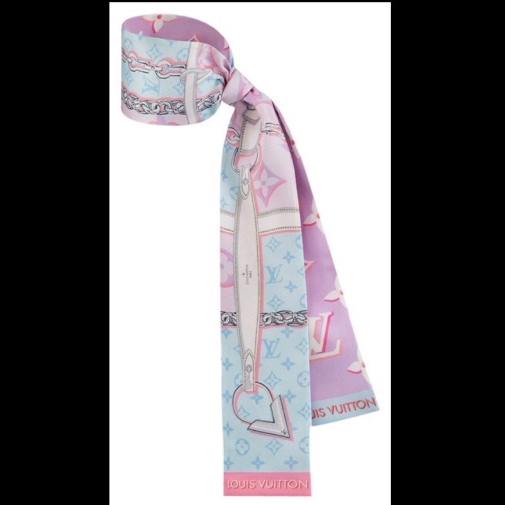 NEVER WORN LOUIS VUITTON Mauve Around the World Bandeau Scarf/Wrap